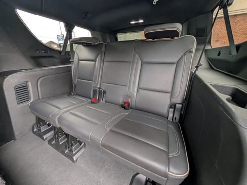Used 2024 Chevrolet Suburban Premier RWD image 17