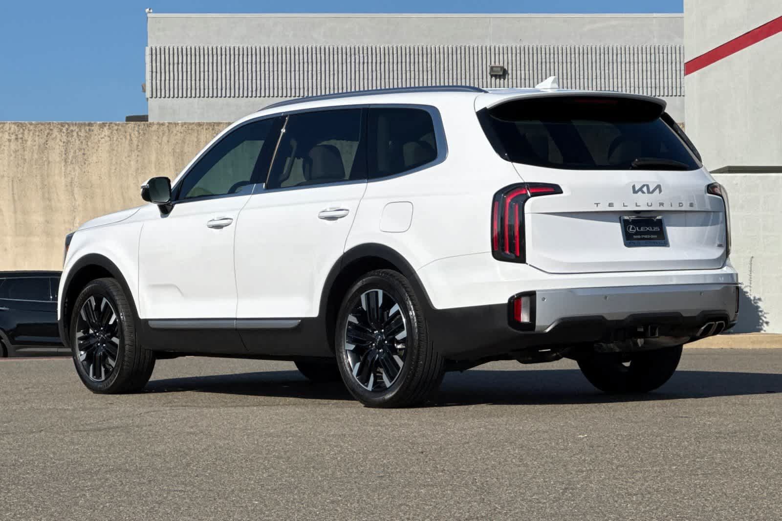 Used 2024 Kia Telluride SX Prestige w/ Towing Package AWD/4WD image 7