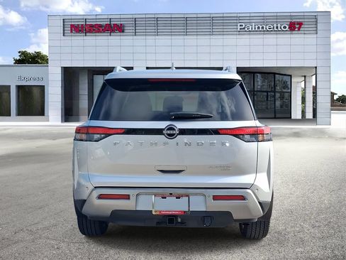 Certified 2022 Nissan Pathfinder Platinum w/ Cargo Package AWD/4WD image 5