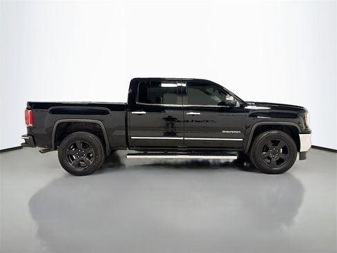 Used 2017 GMC Sierra 1500 SLT image 8