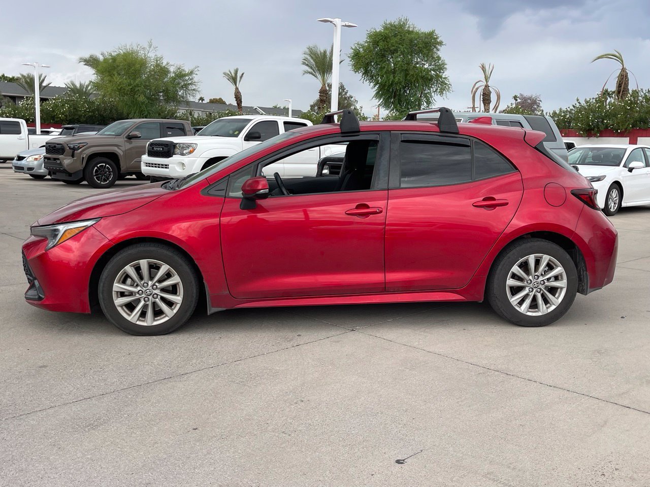 Used 2025 Toyota Corolla SE FWD image 5