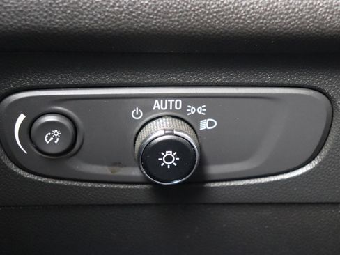 Used 2023 Buick Envision Preferred image 43