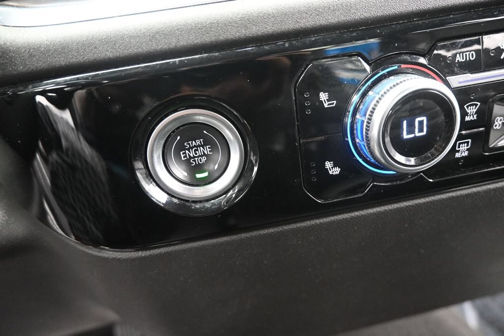 Used 2024 GMC Sierra 1500 SLT AWD/4WD image 21