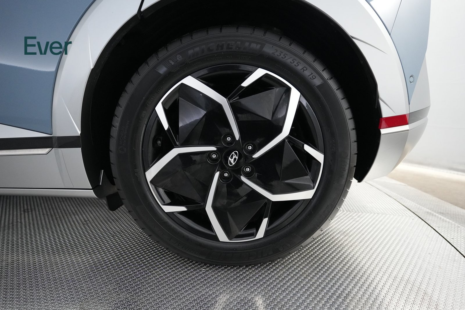 Used 2024 Hyundai Ioniq 5 Limited RWD image 9