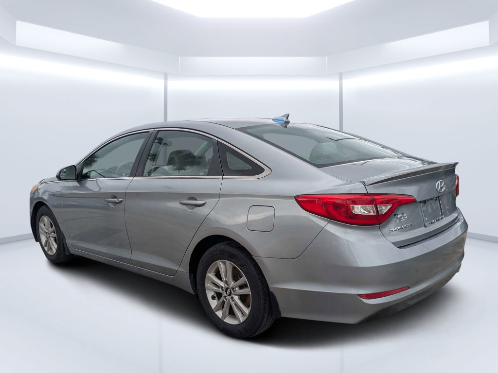 Used 2015 Hyundai Sonata SE w/ Winter Package FWD image 6