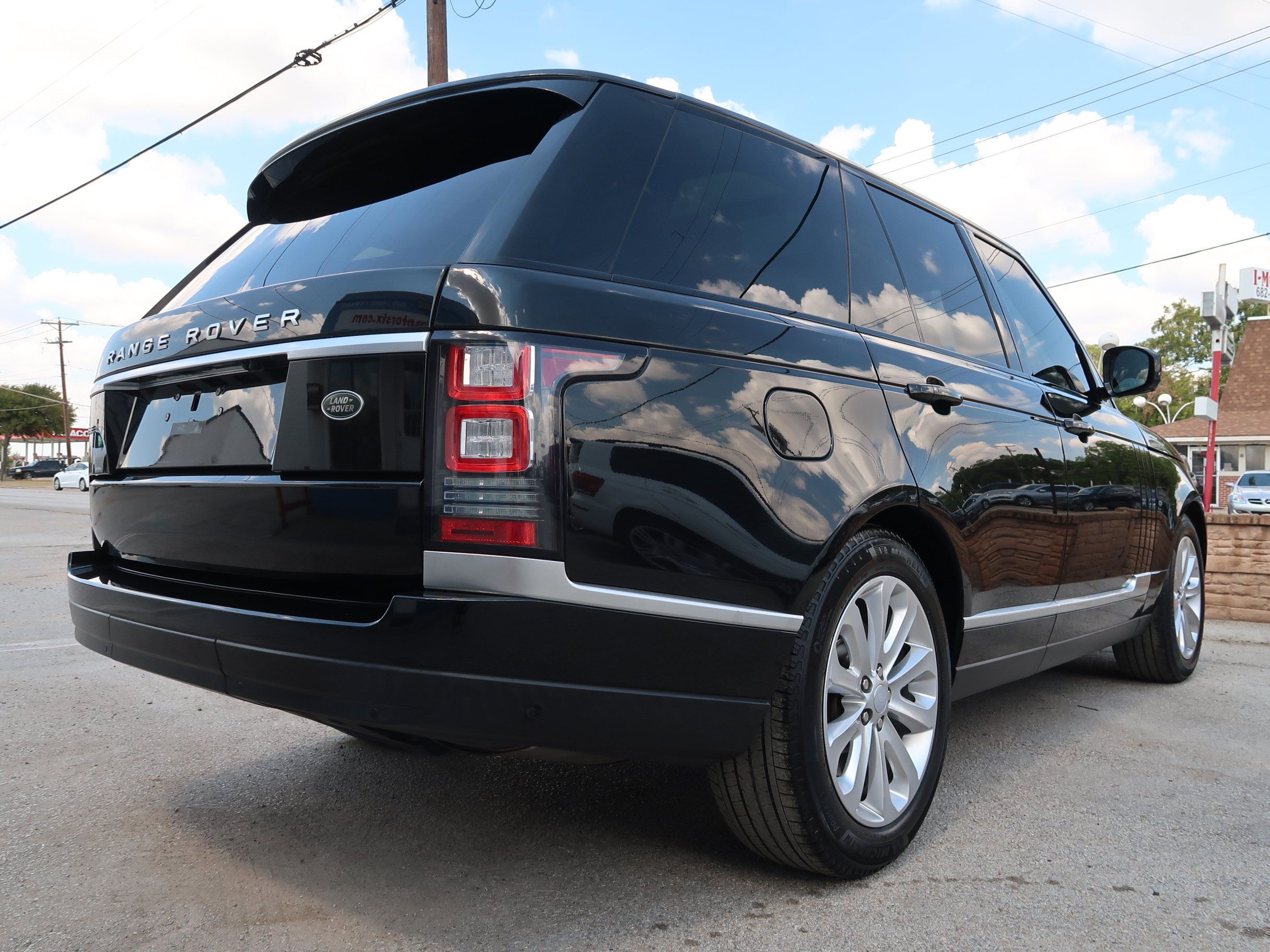 Used 2017 Land Rover Range Rover HSE AWD/4WD image 8