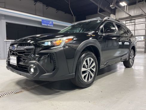 Certified 2024 Subaru Outback Premium AWD/4WD image 3