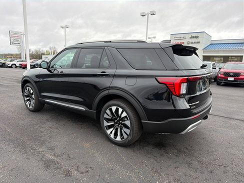 New 2026 Ford Explorer Platinum AWD/4WD image 3