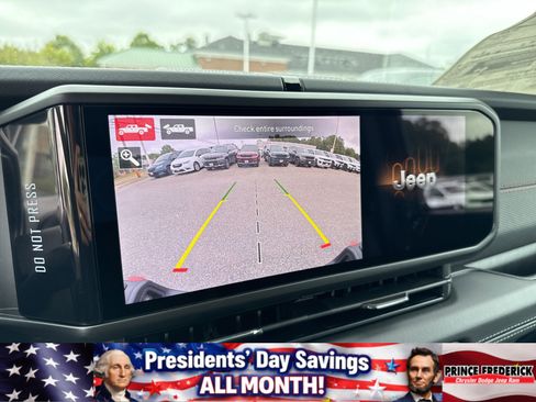 New 2025 Jeep Gladiator Rubicon w/ Technology Group image 28