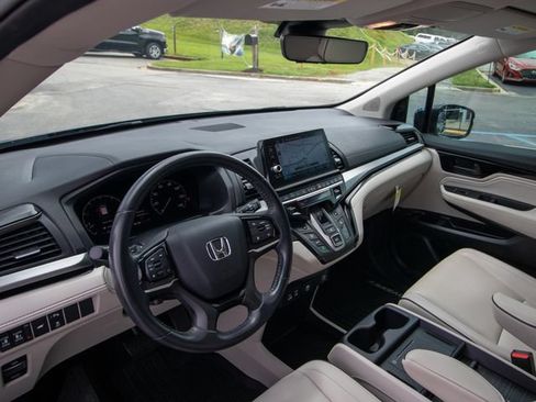 Used 2025 Honda Odyssey Touring image 6