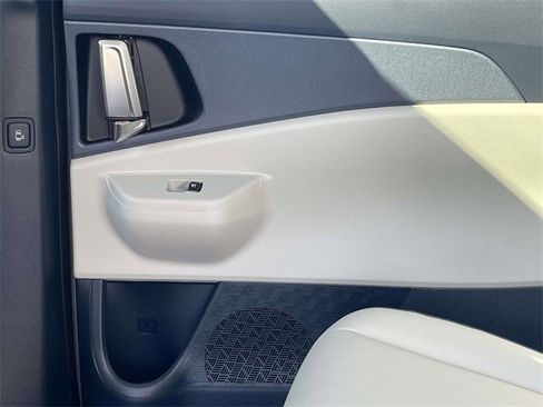 New 2026 Kia Carnival SX image 21