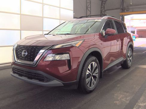 Used 2023 Nissan Rogue SV w/ SV Premium B Package FWD image 2
