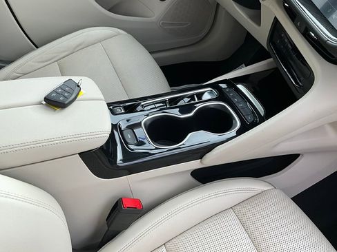 Used 2021 Buick Envision Essence image 17