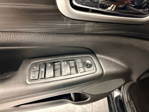 Used 2020 Jeep Grand Cherokee Altitude RWD image 17