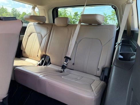 Used 2024 Ford Expedition Max Limited AWD/4WD image 18