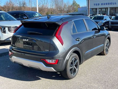Certified 2025 Kia Niro EX image 29