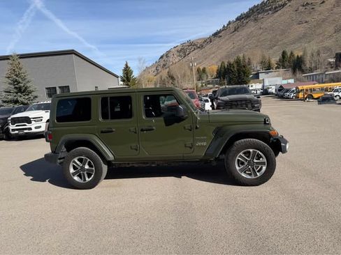 Used 2023 Jeep Wrangler Unlimited Sahara AWD/4WD image 7