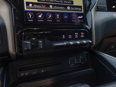 Used 2019 RAM 1500 Laramie AWD/4WD image 37