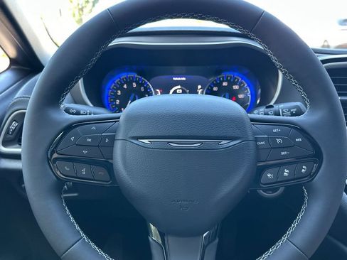 New 2027 Chrysler Pacifica Limited FWD image 25