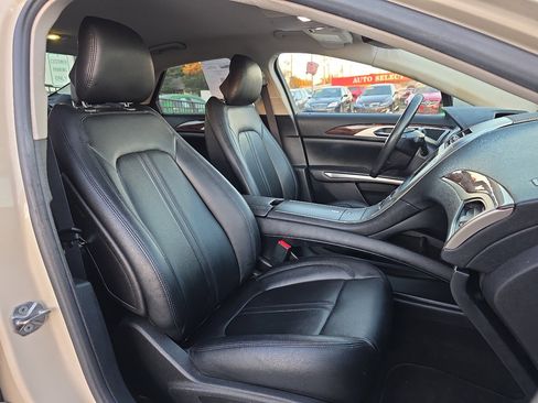 Used 2016 Lincoln MKZ Hybrid image 22