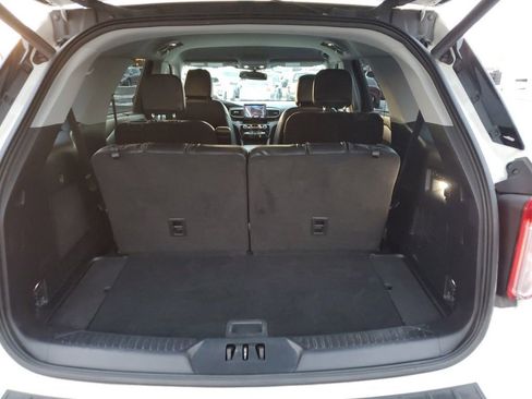 Used 2022 Ford Explorer Limited w/ Equipment Group 301A image 29