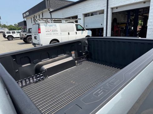 Used 2026 GMC Sierra 1500 Elevation AWD/4WD image 10