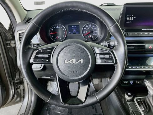 Used 2023 Kia Seltos S w/ Navigation Package FWD image 14