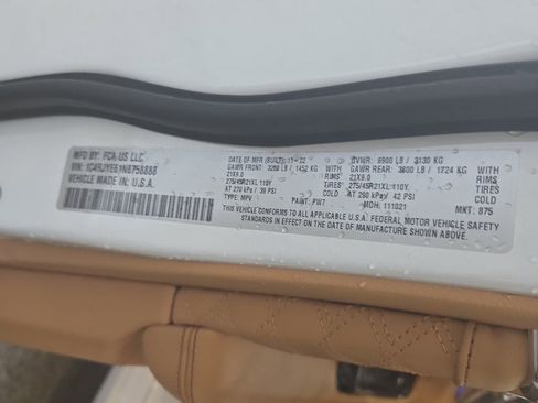 Used 2022 Jeep Grand Cherokee Summit AWD/4WD image 8