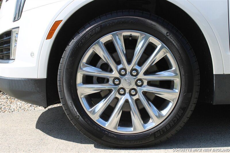 Used 2017 Cadillac XT5 Platinum w/ Driver Assist Package AWD/4WD image 12