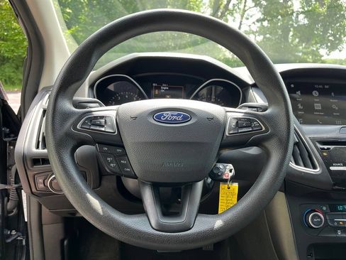 Used 2017 Ford Focus SEL FWD image 29