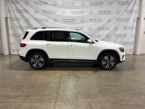 New 2026 Mercedes-Benz GLB 250 4MATIC image 3