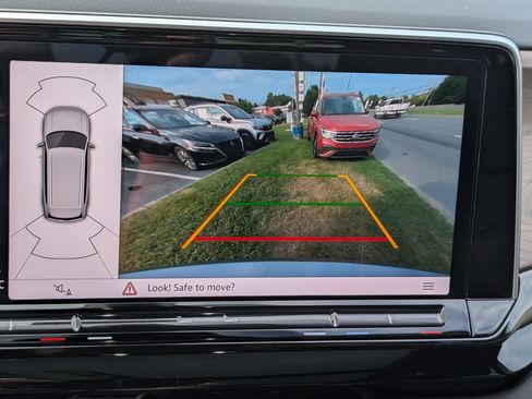 Used 2026 Volkswagen Atlas SE w/ Panoramic Sunroof Package FWD image 29