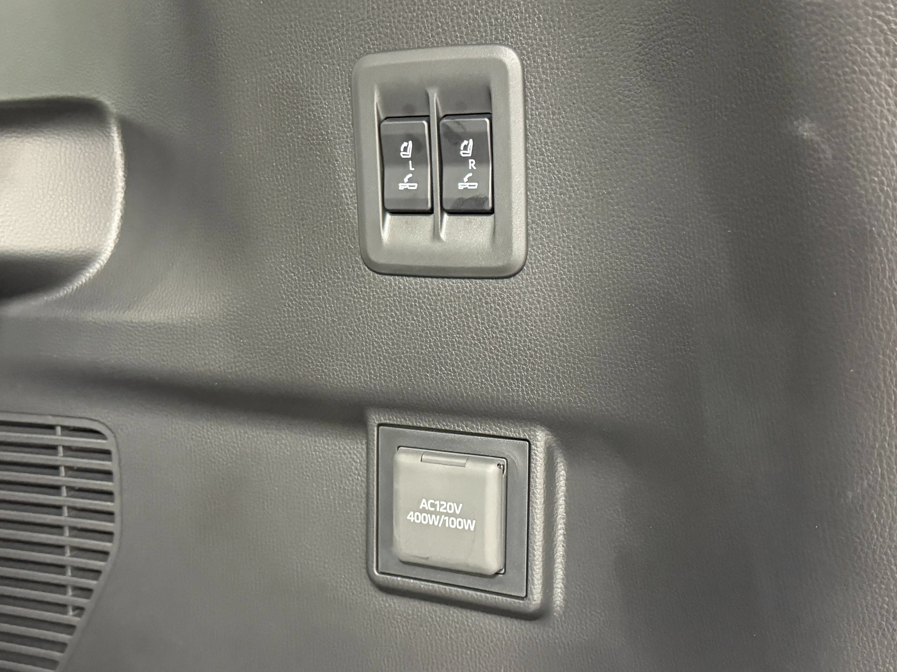 Used 2025 Lexus GX 550 w/ Accessory Package (Z1) AWD/4WD image 39