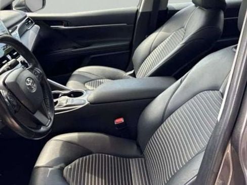Used 2024 Toyota Camry SE FWD image 9