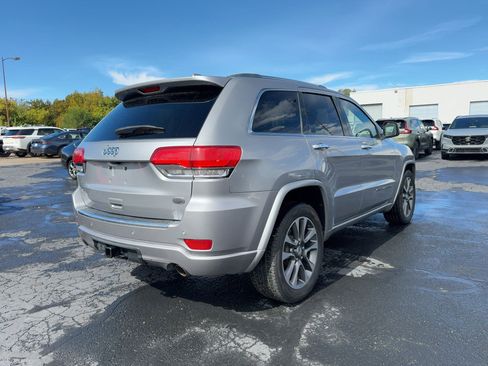 Used 2018 Jeep Grand Cherokee Overland image 3