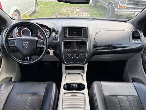Used 2020 Dodge Grand Caravan SXT image 11