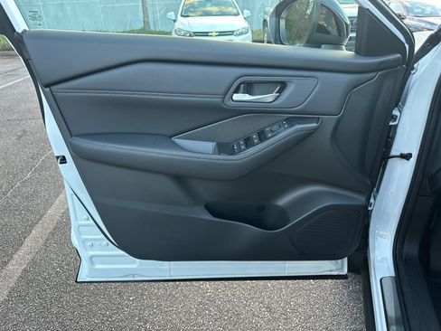 New 2026 Nissan Rogue SV image 10