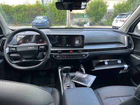 New 2026 Kia Sorento S w/ S Panoramic Sunroof Package FWD image 15