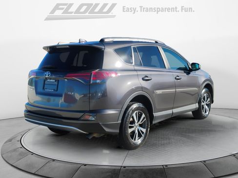 Used 2018 Toyota RAV4 XLE image 9