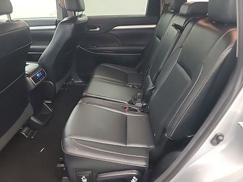 Used 2016 Toyota Highlander XLE AWD/4WD image 20