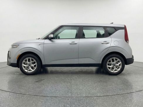 Used 2025 Kia Soul LX w/ LX Technology Package image 5