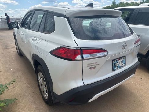 Used 2025 Toyota Corolla Cross L FWD image 4