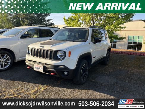 Used 2023 Jeep Renegade Trailhawk AWD/4WD image 6