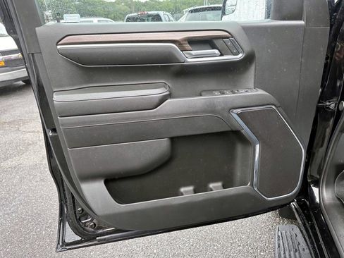 Used 2024 Chevrolet Silverado 1500 LT AWD/4WD image 7