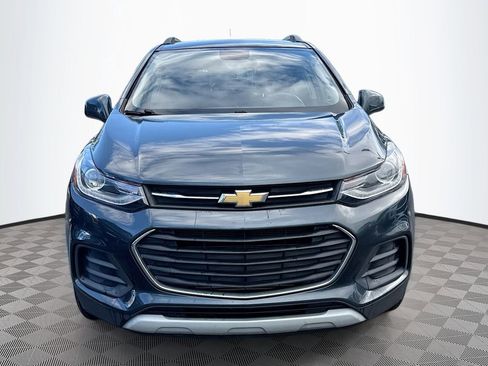 Used 2021 Chevrolet Trax LT image 2