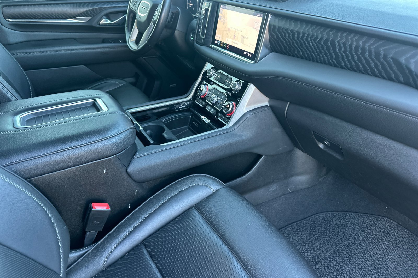 Used 2021 GMC Yukon Denali AWD/4WD image 19