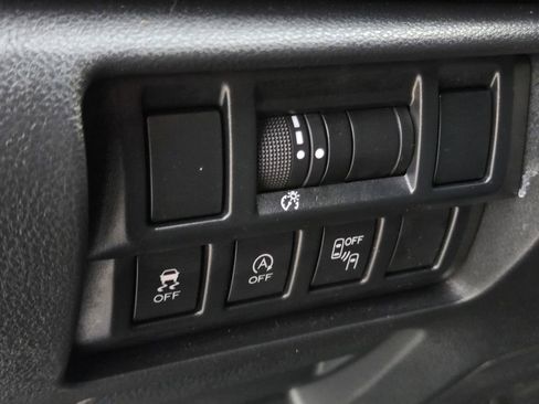 Used 2021 Subaru Crosstrek 2.0i Premium w/ Moonroof Package image 17