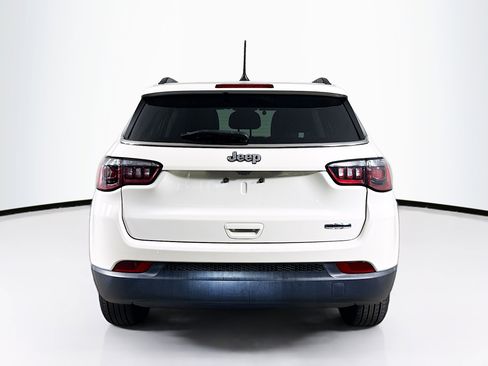 Used 2021 Jeep Compass Latitude image 29