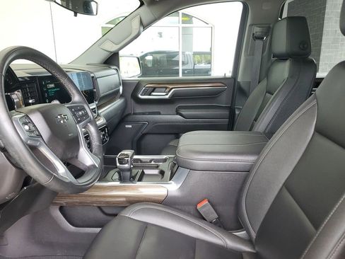 Used 2024 Chevrolet Silverado 1500 LT Trail Boss w/ LT Trail Boss Premium Package AWD/4WD image 21