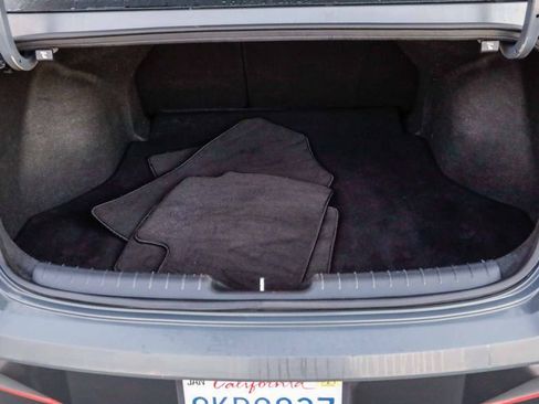 Used 2024 Hyundai Elantra SEL w/ Convenience Package image 31